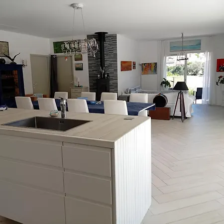 La Vie En Rose, Panoramic Villa With A Pool Вилла