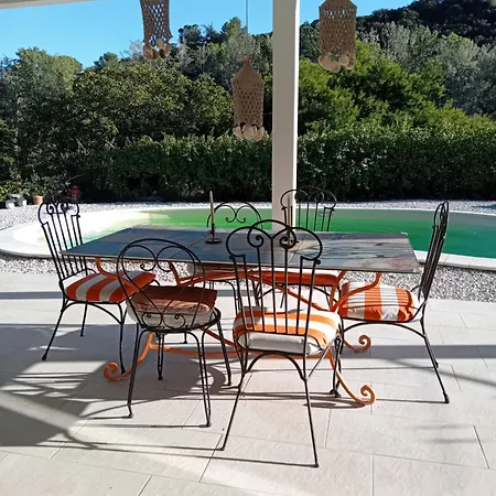 La Vie En Rose, Panoramic Villa With A Pool *